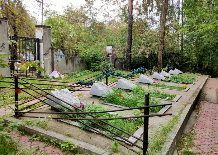 Братская могила группы Дятлова. Фото 2
