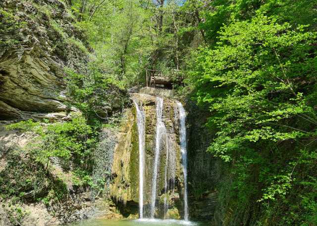 Tengin waterfalls. Photo 2