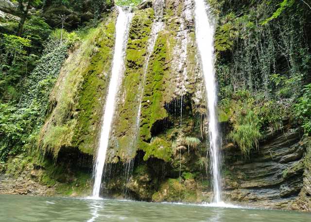 Tengin waterfalls. Photo 1