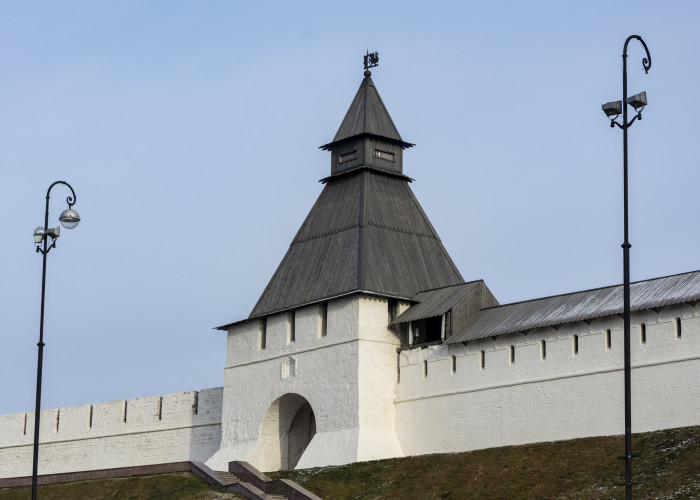 Преображенская башня Казанского Кремля. Фото 1