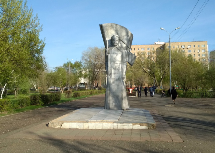 Памятник "Солдат революции". Фото 1