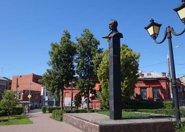 Памятник Феликсу Дзержинскому (Самара). Фотография 2