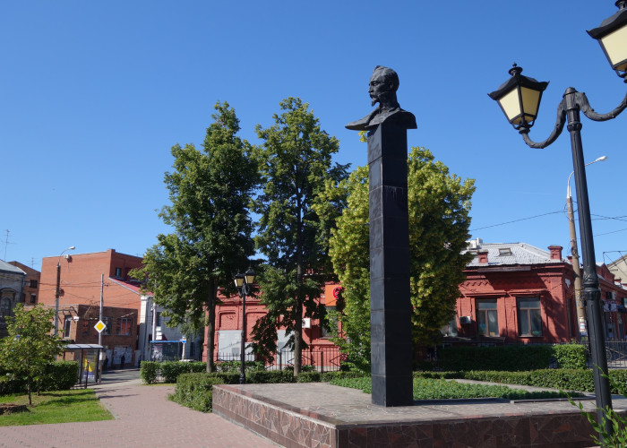 Памятник Феликсу Дзержинскому (Самара). Фото 2