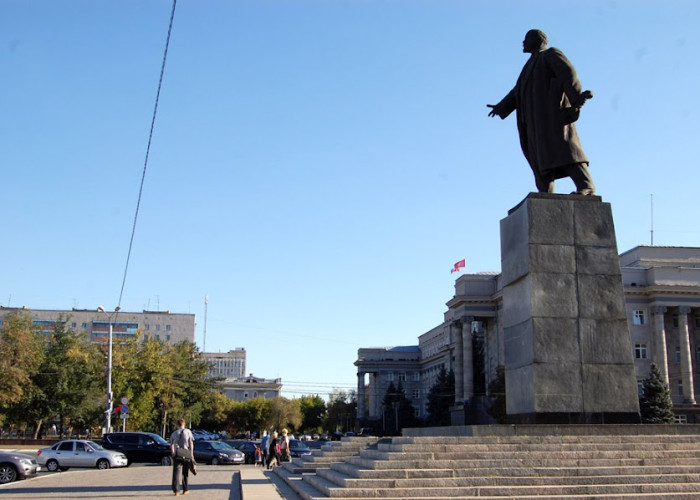 Памятник В.Ленину (Дом Советов, Оренбург). Photo 1