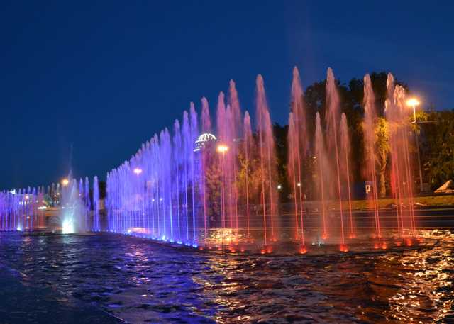 Поющие фонтаны (Плотинка). Photo 1