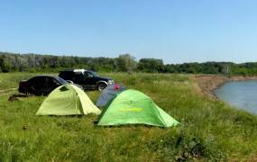 Camping on the shore of Sakmara