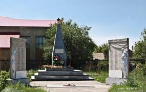 Obelisk to WWII participants