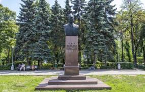 Monument to D. F. Ustinov