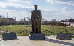 Monument to Soldiers (Blagoslovenka)