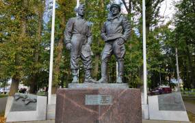 To the pilots and technicians of the Aviation Regiment "Normandie-Niemen"