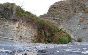 Zhemchuzhny Waterfall