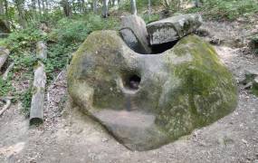 Trough-shaped dolmen (Svir Gorge)