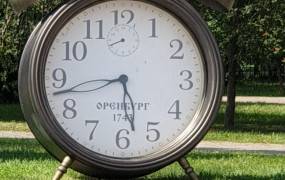 Art object "Alarm clock" (Orenburg)