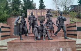 Monument to fellow countrymen who went to the front