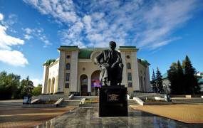 Monument to Mazhit Gafuri