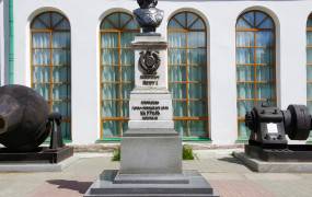 Monument to Peter I (Ekaterinburg)