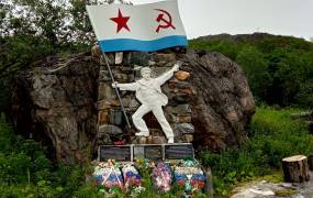 Monument to the landing in Liinakhamari