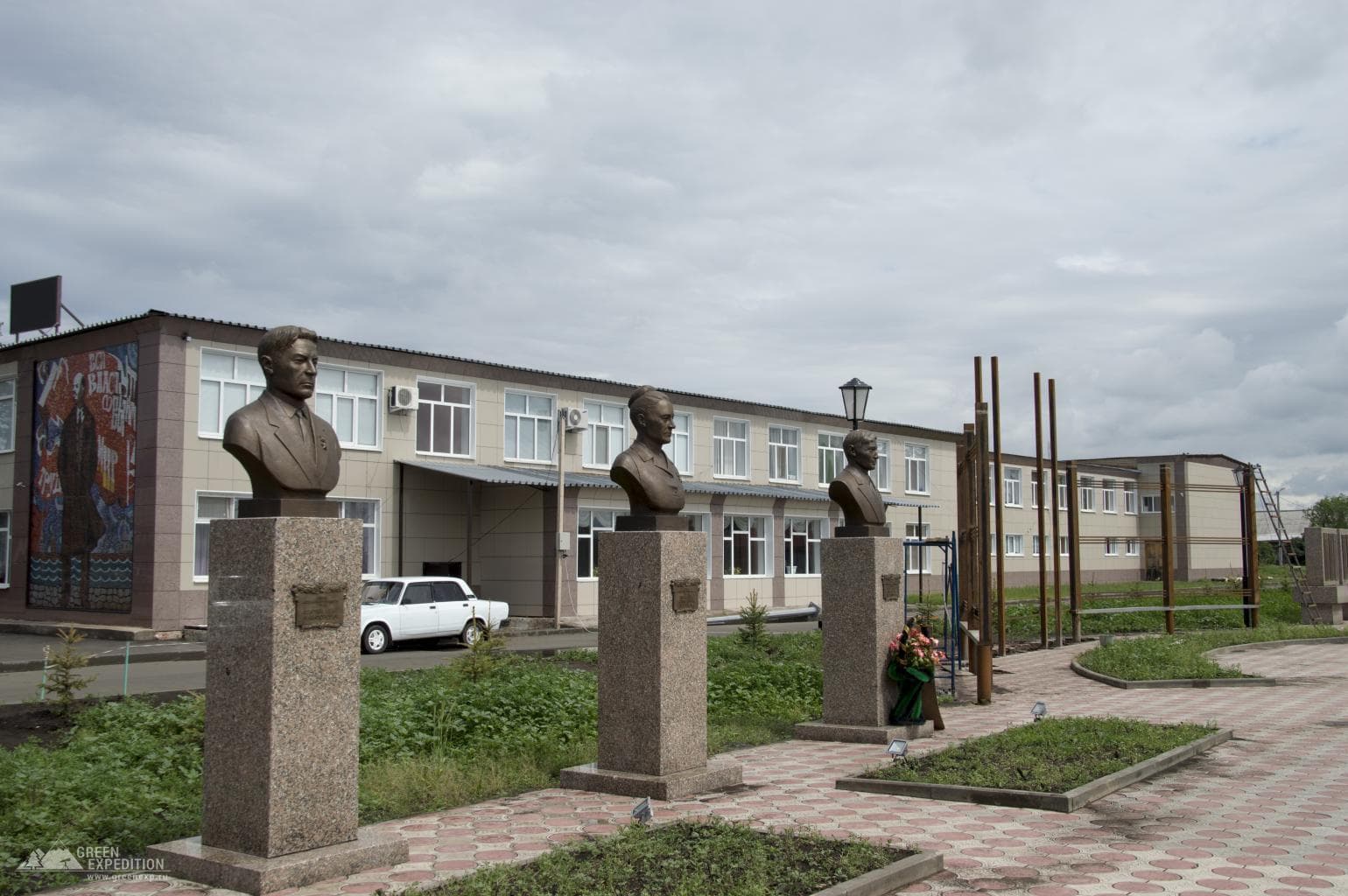 Аллея Славы в селе Октябрьское — фотография 2