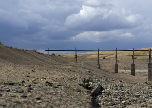 Бетонное озеро. Фотография 9