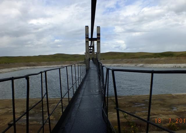 Бетонное озеро. Фотография 6