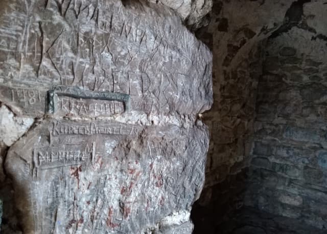 Мавзолей Тура-хана. Фотография 1