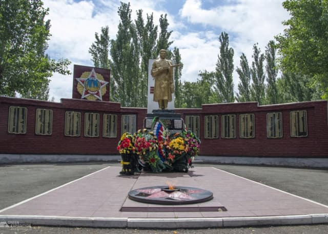 Мемориал Победы в селе Октябрьское. Фотография 1