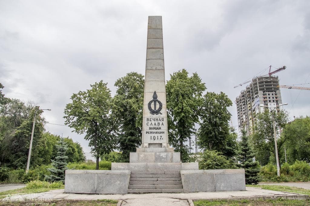 Обелиск борцам революции — фотография 1