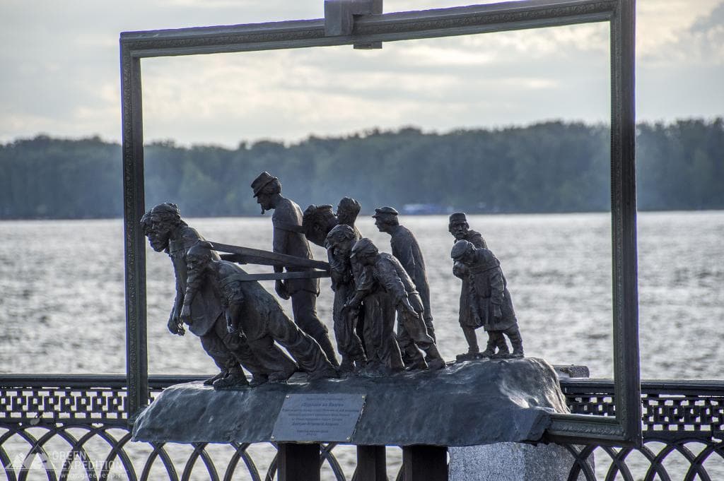 Barge Haulers on the Volga Sculpture (Samara) — photo 3