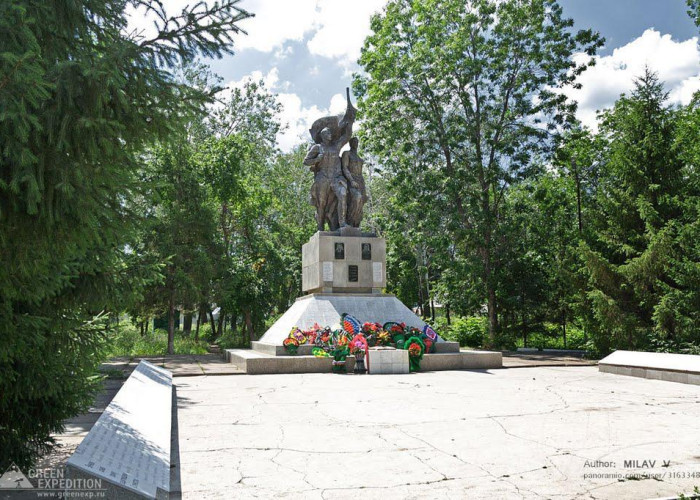 Памятник погибшим в ВОВ. Фотография 1