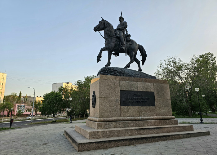 Памятник Оренбургскому казачеству. Фотография 5