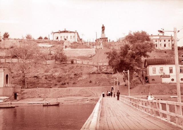 Пешеходный мост через Урал. Фотография 8