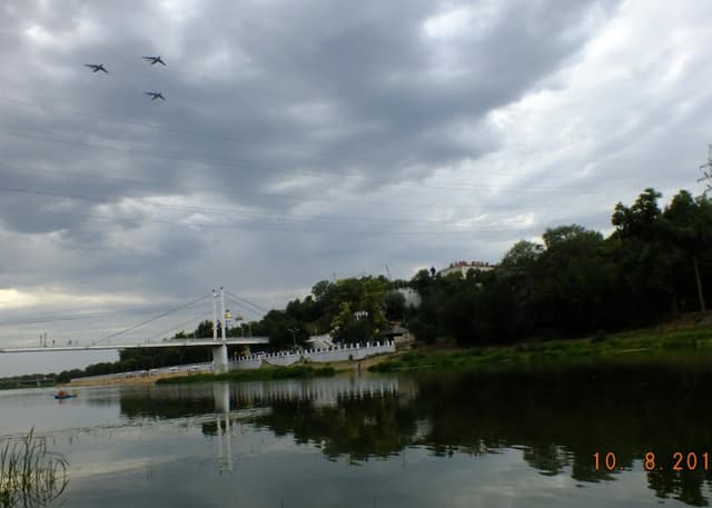 Пешеходный мост через Урал. Фотография 4