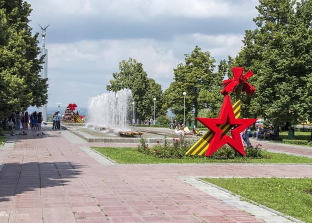 Фонтан в честь «30-летия Победы в ВОВ». Фотография 5