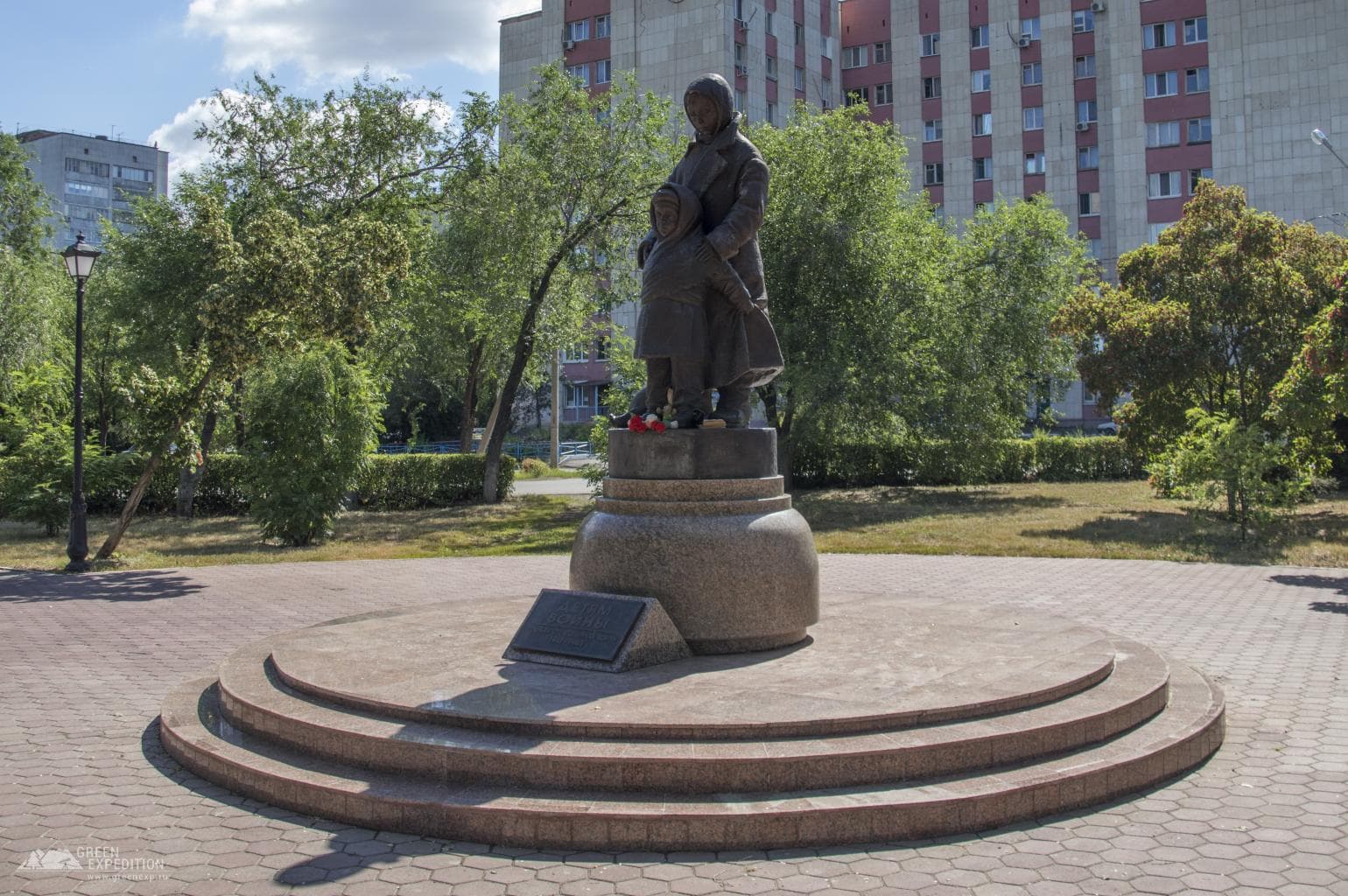 Памятник Детям войны (Оренбург) — фотография 1