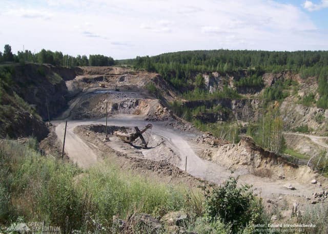 Тайгинский графитовый карьер. Фотография 2