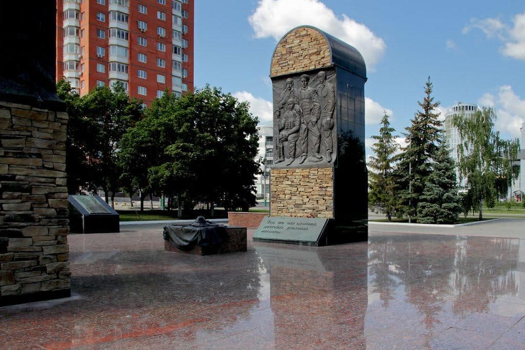Памятник Героям Афганской войны — фотография 3
