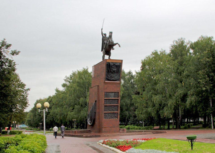 Памятник Василию Чапаеву. Фотография 3