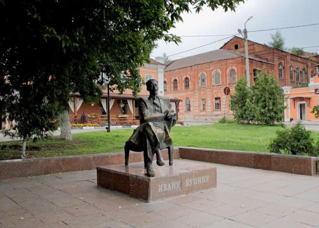 Памятник И.Бунину (Елец). Фотография 1