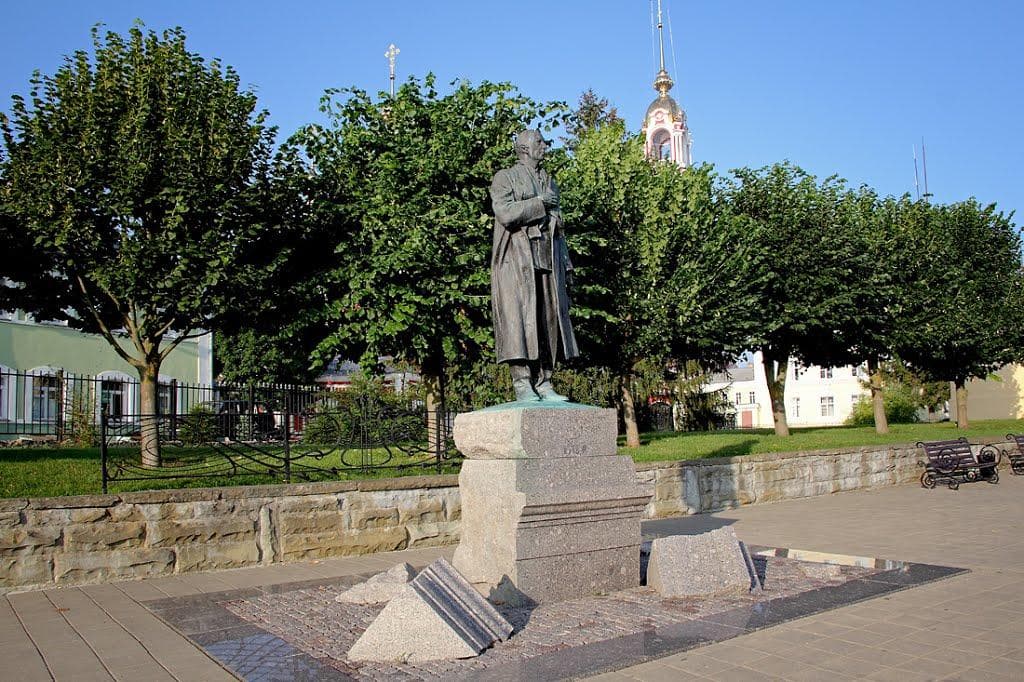 Памятник С.В. Рахманинову — фотография 1