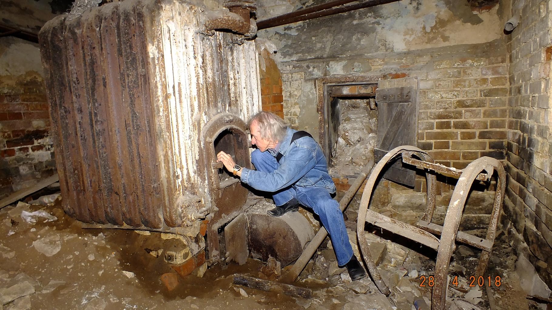 Заброшенный дом с привидениями — фотография 1