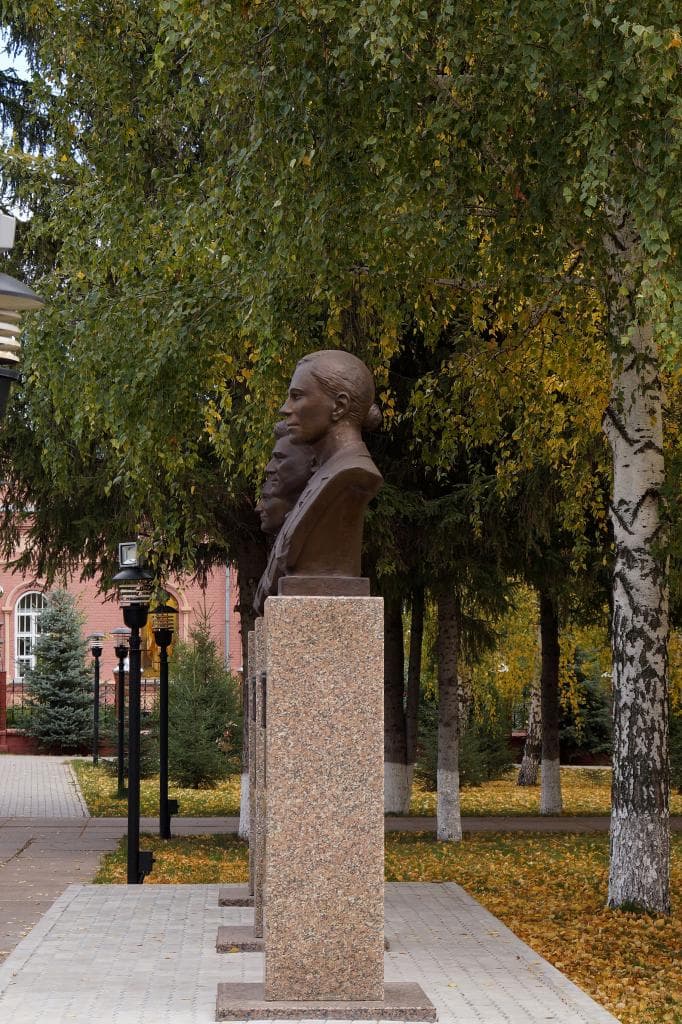 Аллея героев (Шарлык) — фотография 3