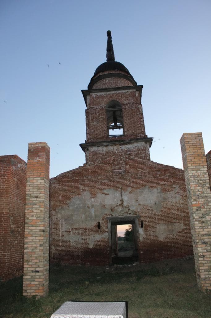 Заброшеная церковь (Никольское) — photo 2