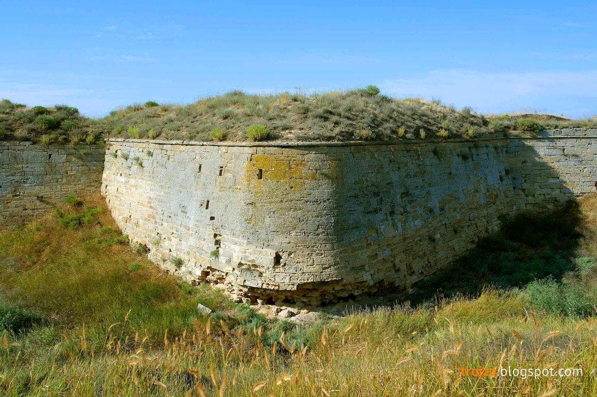 Арабатская крепость пос. Каменское. (Крым) — фотография 3
