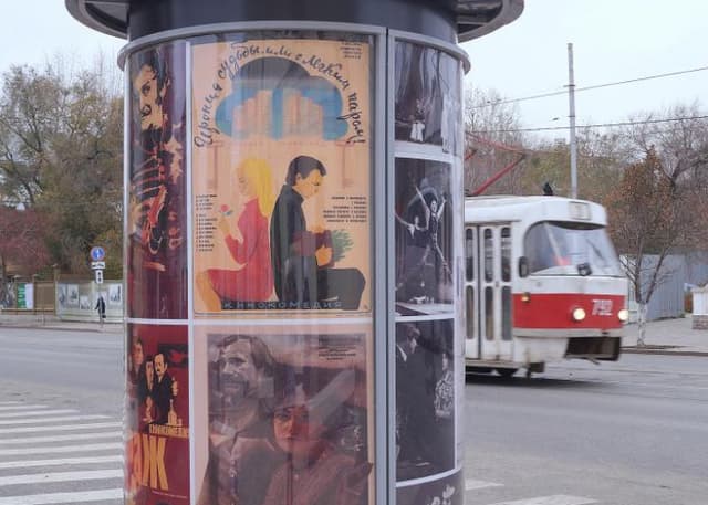 Памятник Эльдару Рязанову. Фотография 2