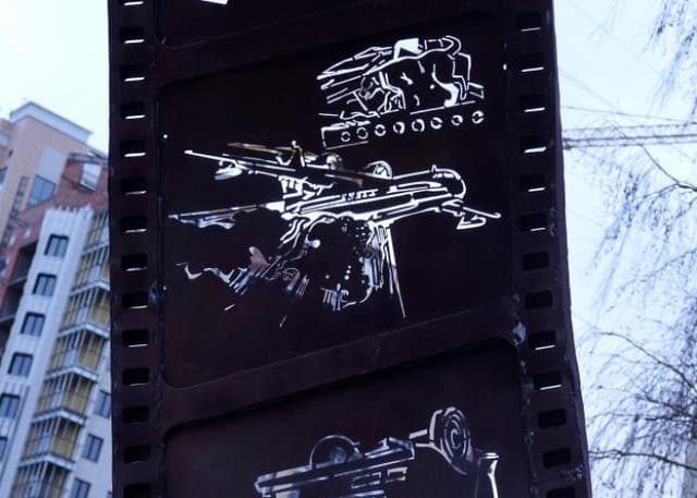 Памятник российскому спасателю. Фотография 1