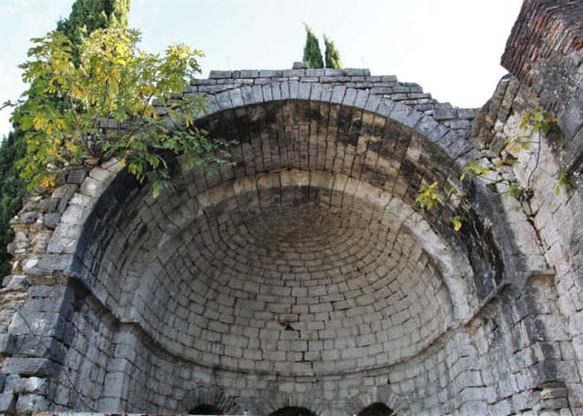 Цандрыпшская базилика. Фотография 1