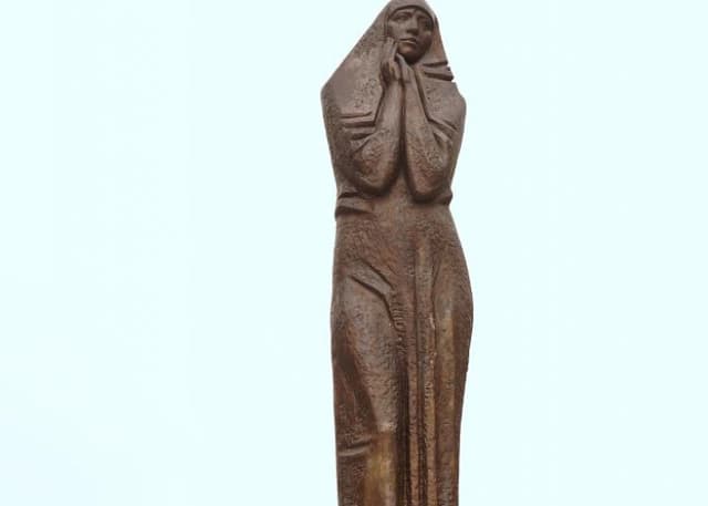 Мемориал "Скорбящая мать". Фотография 3