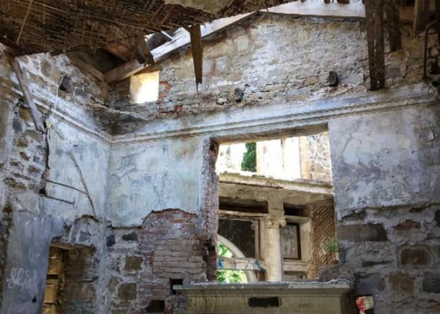 Заброшенный ресторан на горе Ахун (Сочи). Фотография 4