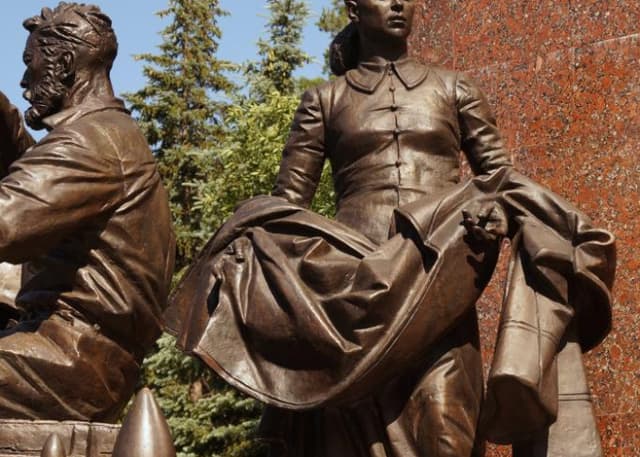 Памятник труженикам тыла. Фотография 5