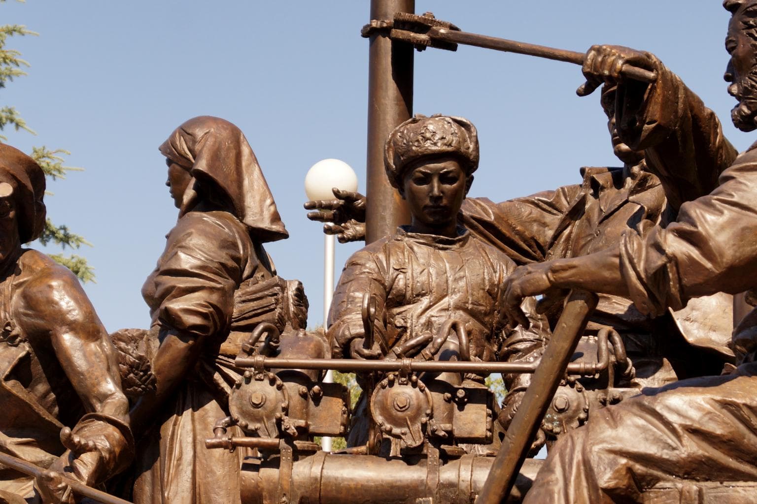 Памятник труженикам тыла — photo 4